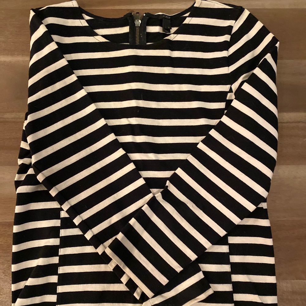 Black and white stripe zippered-back shirt